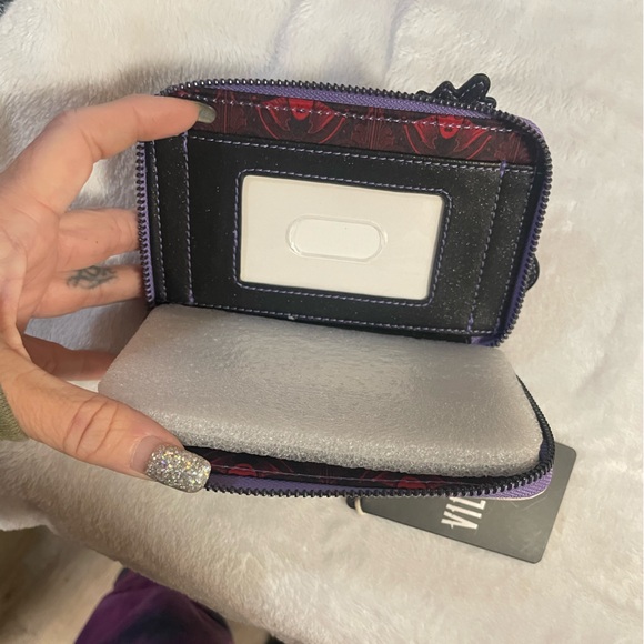 Loungefly Purple Snow White Wallet - Picture 3 of 6